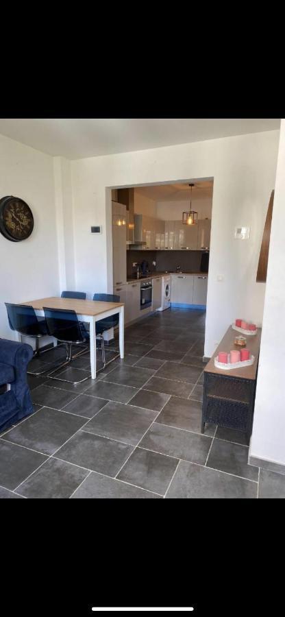 Apartmán Louise Brusel Exteriér fotografie